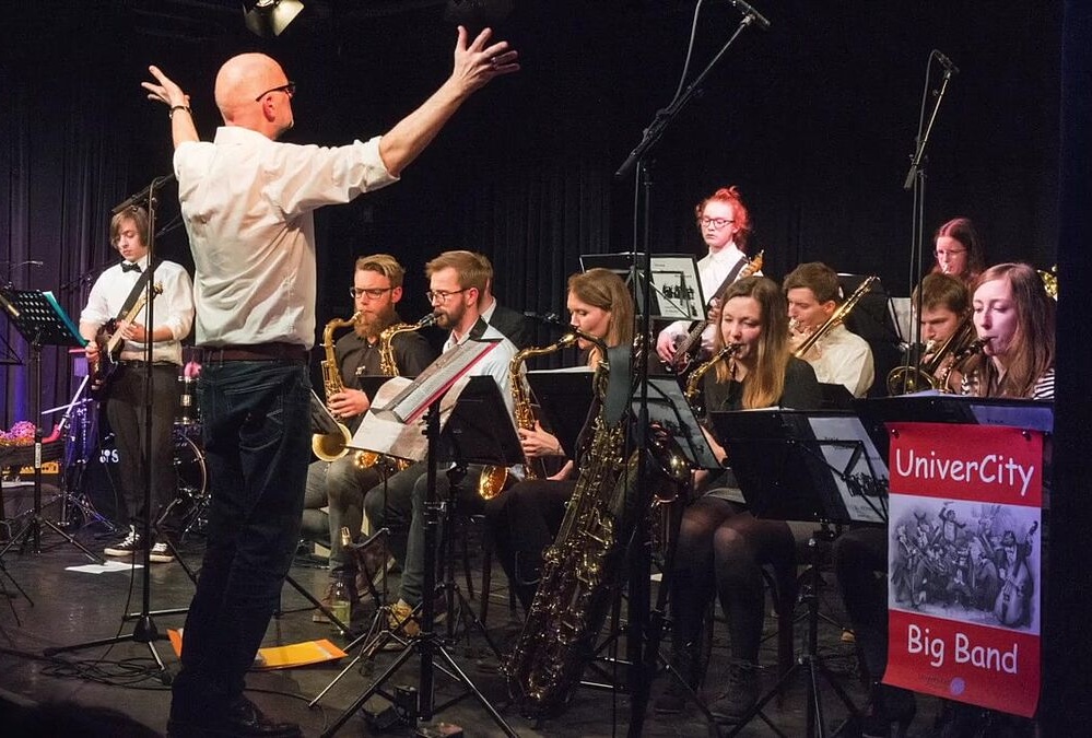 Mitspielen in der UniverCity Big Band